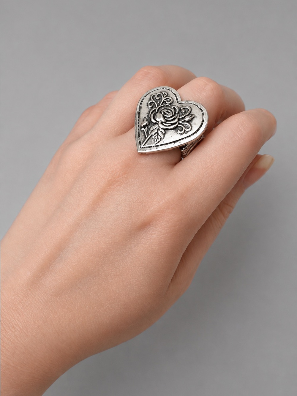Silver Tone Heart Rose Stretch Ring | Vintage Style Statement Adjustable